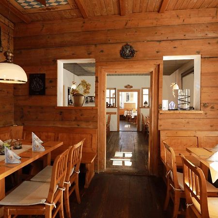 Weinstube Sinas Brettl Hotell Nördlingen Exteriör bild