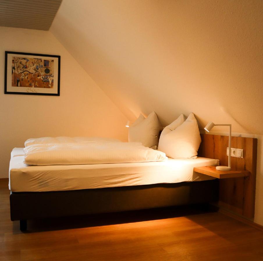Weinstube Sinas Brettl Hotell Nördlingen Exteriör bild