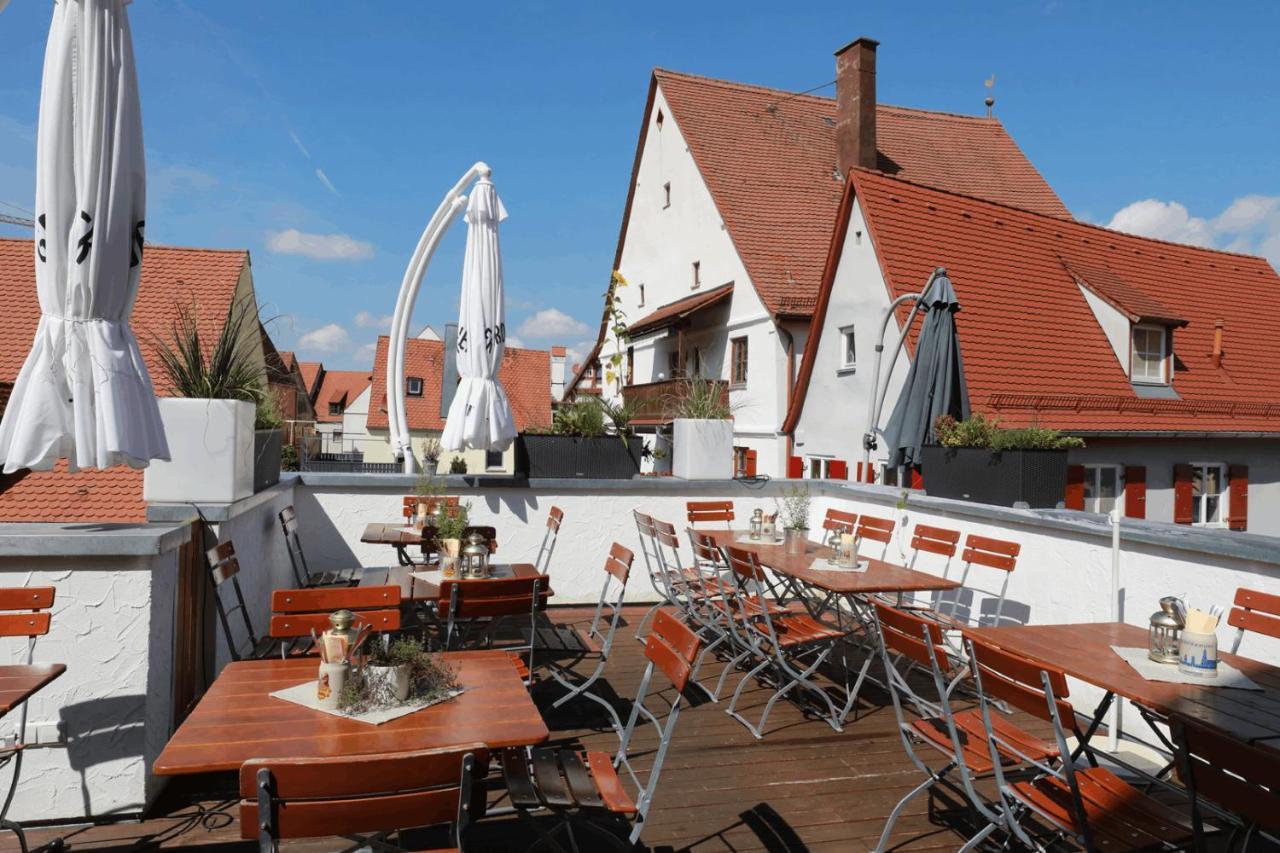 Weinstube Sinas Brettl Hotell Nördlingen Exteriör bild