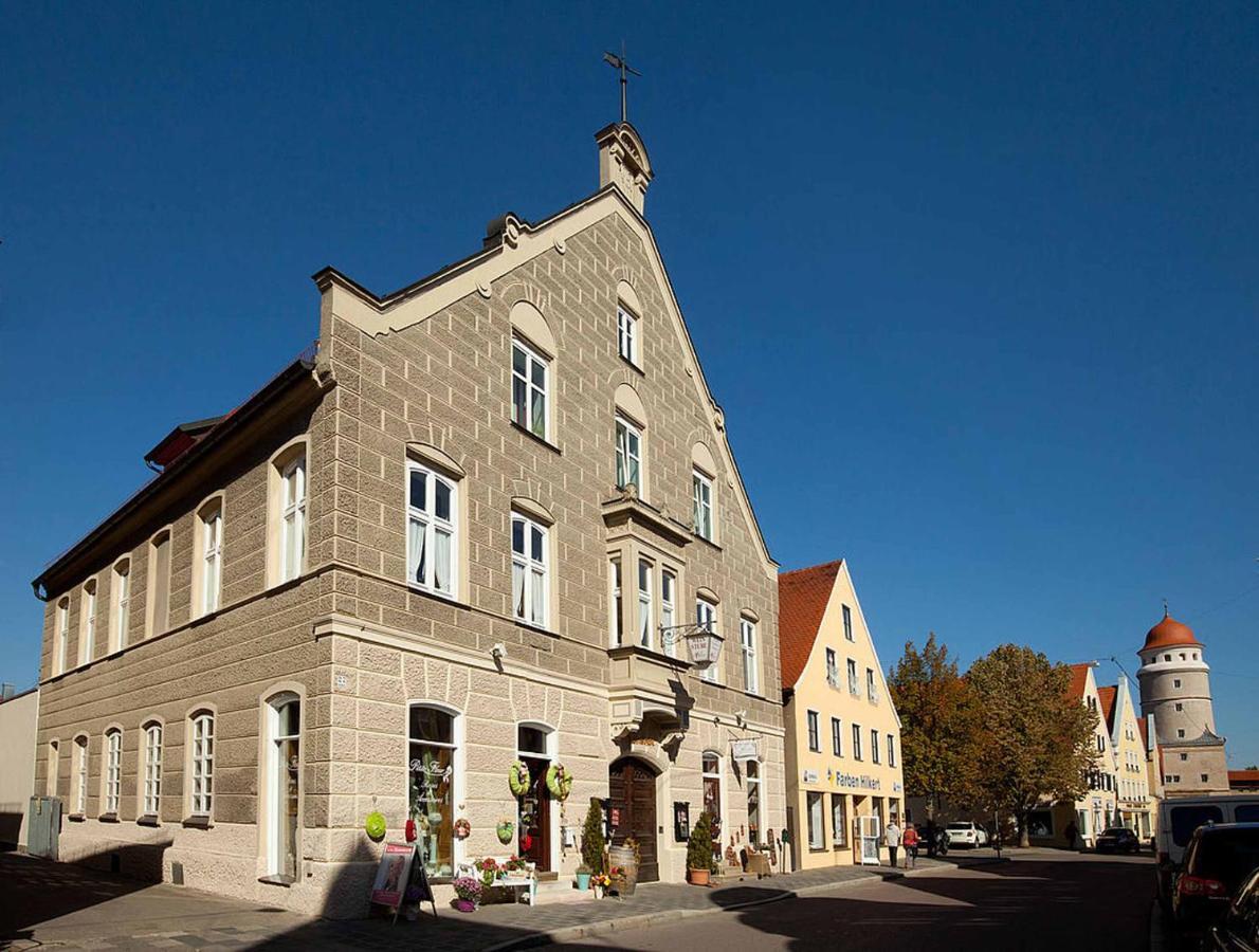 Weinstube Sinas Brettl Hotell Nördlingen Exteriör bild